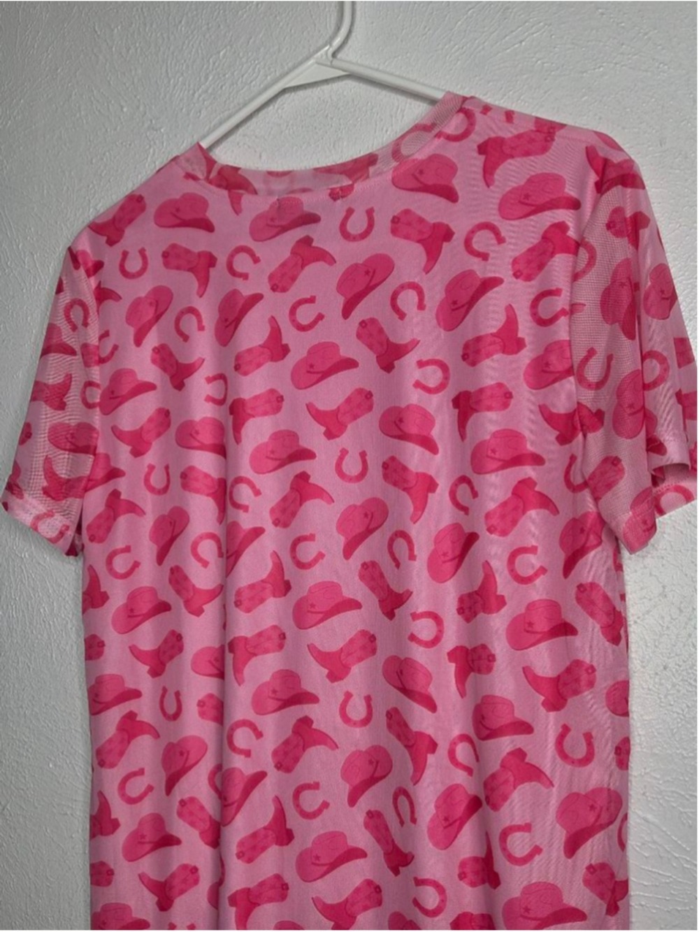 Western Print Pink Mesh Dress Women's Size Medium Cowgirl Boots Hat Horseshoe - Picture 7 of 10